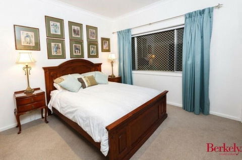 Flat In Heart Of Griffith - Brisbane Tourism 3