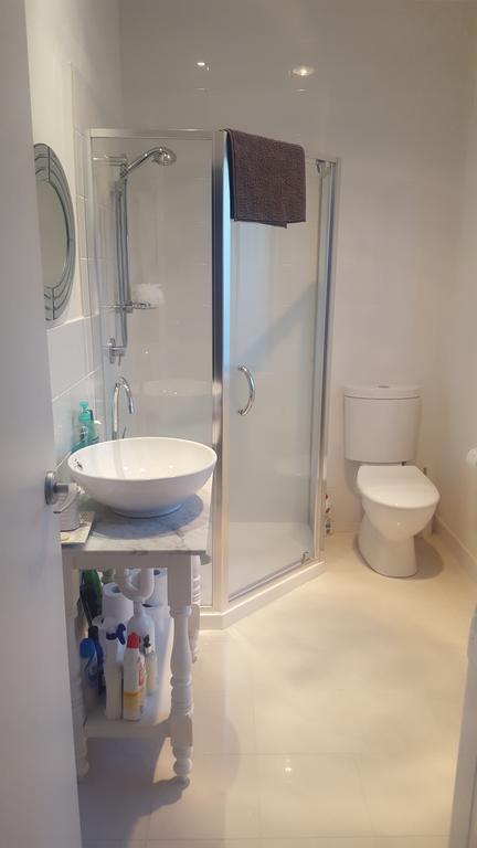 Flat In Heart Of Griffith - Brisbane Tourism 2