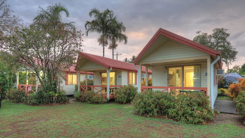 Flying Fish Point Tourist Park - Tourism Brisbane 0