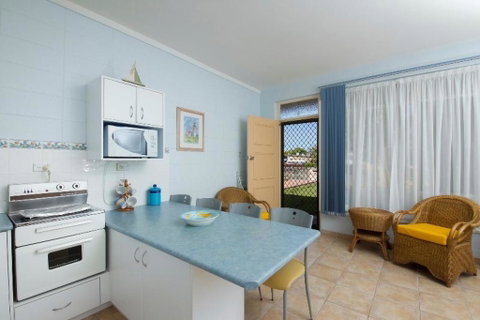 Forster Lodge 6, Cnr Wallis & West Street, Forster - Brisbane Tourism 3