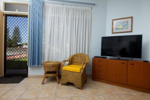 Forster Lodge 6, Cnr Wallis & West Street, Forster - Brisbane Tourism 1