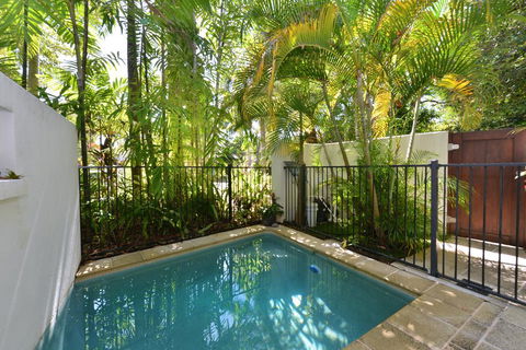 Frangipani Sur La Mer - Tourism Brisbane 2