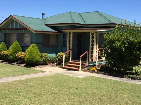FROGGIES HOLIDAY HOUSE - Brisbane Tourism 0