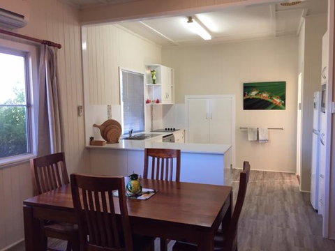 FROGGIES HOLIDAY HOUSE - Brisbane Tourism 3