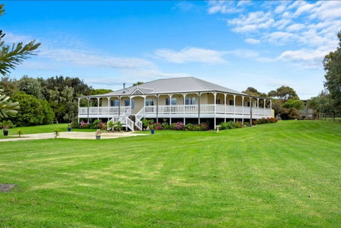 GALBRAITH BEACH STUDIO 2 - Tourism Brisbane 3