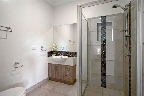 GALBRAITH BEACH STUDIO 3 - Brisbane 4u 3