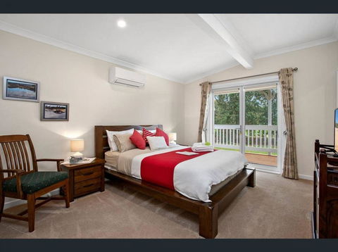 GALBRAITH BEACH STUDIO 3 - Brisbane 4u 1
