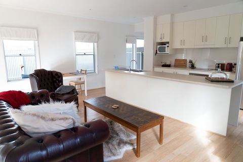 Gawler Townhouse 1 Bedroom - Tourism Brisbane 0