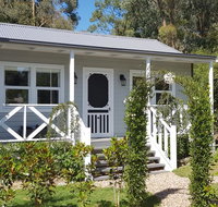 Georges at Hepburn - Miner's cottage - Brisbane Tourism