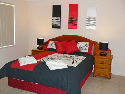 Geraldton Luxury Vacation Home - Brisbane Tourism 0