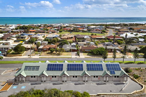 Geraldton Motor Inn - Brisbane Tourism 1