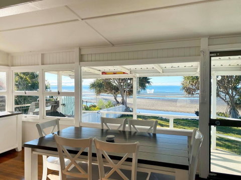 Golden Sands At Beachmere - Brisbane Tourism 0