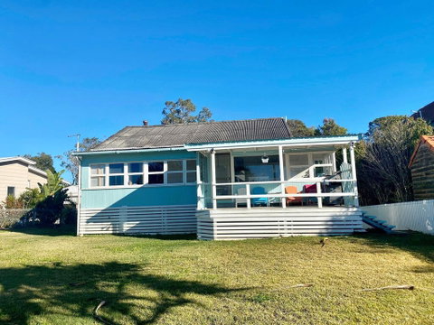 Golden Sands At Beachmere - Brisbane Tourism 1