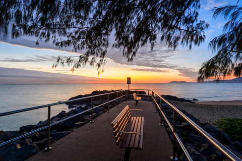 Golden Sands Beachfront Resort - Brisbane Tourism 2