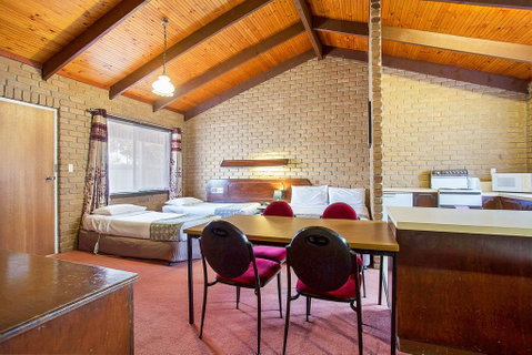 Goldfields Motel - Brisbane Tourism 3