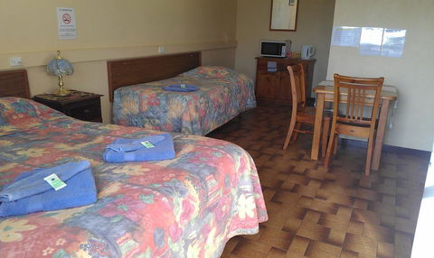 Goolgowi Highway Motel - Tourism Brisbane 3