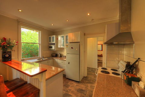 Grace's Spa Cottage - Brisbane Tourism 2