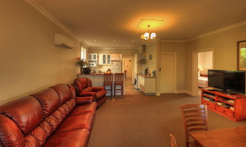 Grace's Spa Cottage - Brisbane Tourism 1