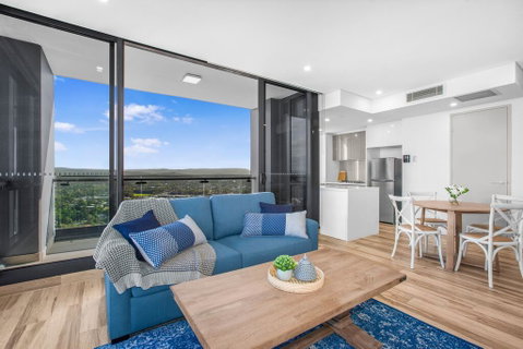 Grand Beach Views In 2-Bed Apartment With Balcony - Brisbane Tourism 3