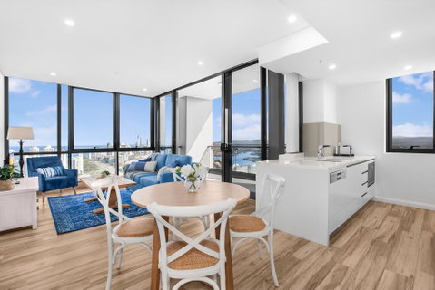 Grand Beach Views In 2-Bed Apartment With Balcony - Brisbane Tourism 0
