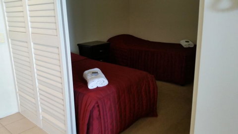 Grand Hotel Ocean View Apartment Labrador - Brisbane Tourism 3