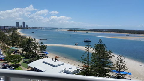 Grand Hotel Ocean View Apartment Labrador - Brisbane Tourism 0