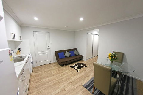 Granny Flat Next To Golf Course - Tourism Brisbane 0