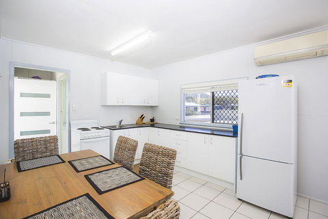 Grasstree Beachfront Shacks - Brisbane Tourism 1