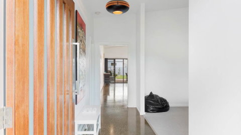 Great Ness Beachhouse - WiFi - Pet-Friendly - Brisbane Tourism 3