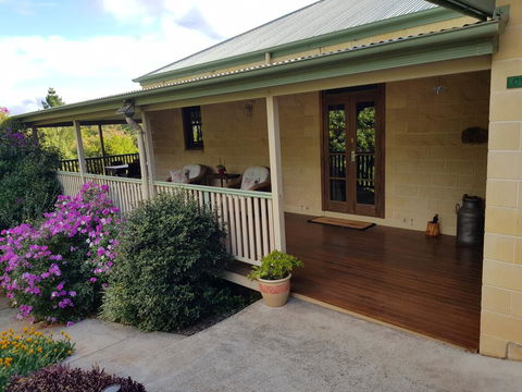 Gumtree House Montville - Tourism Brisbane 0