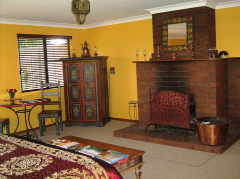 Gumtree On Gillies Bed And Breakfast - Tourism Brisbane 1