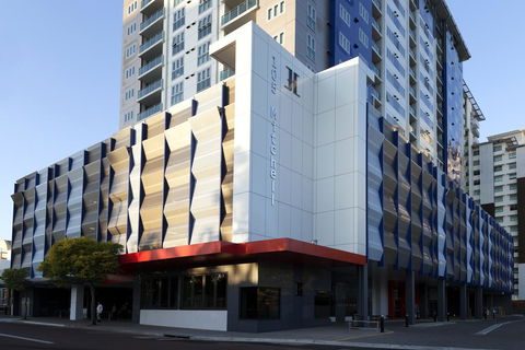 H On Mitchell Apartment Hotel - Brisbane Tourism 0