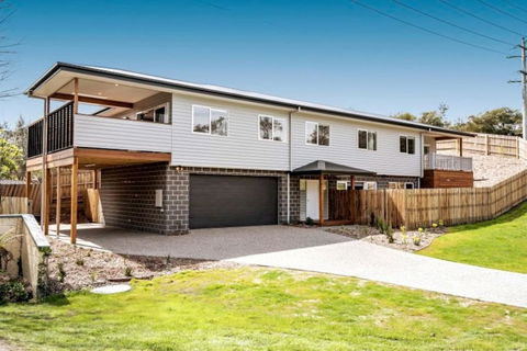HALE KUPA Rye Beach House Spa Table Tennis - Brisbane 4u 1