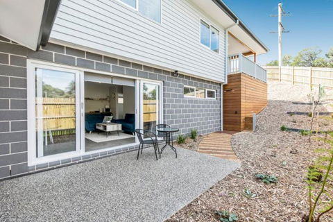 HALE KUPA Rye Beach House Spa Table Tennis - Brisbane 4u 2
