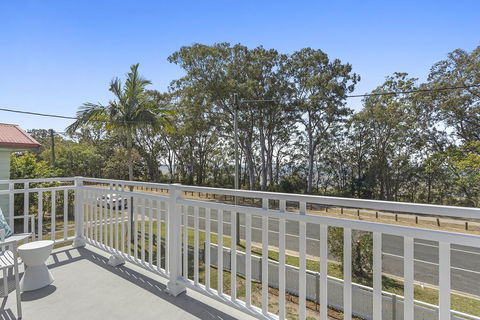 Hamptons At The Bay - Tourism Brisbane 0