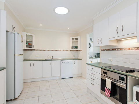 Happy Tails' , 55 Pantowora Street - Pet Friendly, Air Conditioned - Tourism Brisbane 0