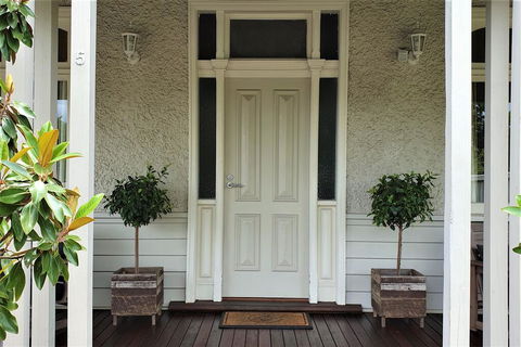 Healesville House - Magnolia House - Tourism Brisbane 0