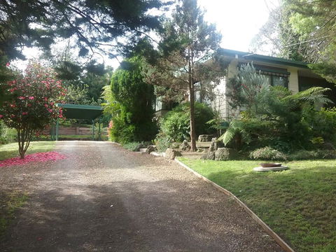 Healesville Selfie - Self Contained House - Tourism Brisbane 1