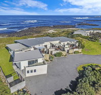 HEARN'S BEACHSIDE VILLA 1 - Tourism Brisbane