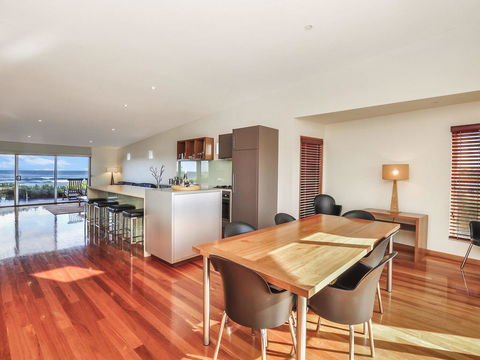 HEARN'S BEACHSIDE VILLA 7 - Tourism Brisbane 2