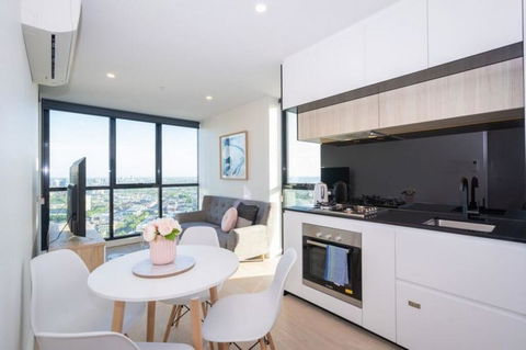 Heart Of Crown By Ready Set Host - Tourism Brisbane 0