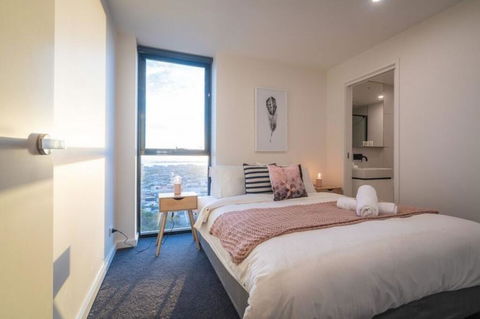 Heart Of Crown By Ready Set Host - Tourism Brisbane 1