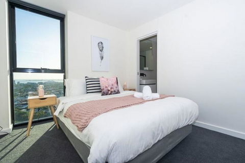 Heart Of Crown By Ready Set Host - Tourism Brisbane 3