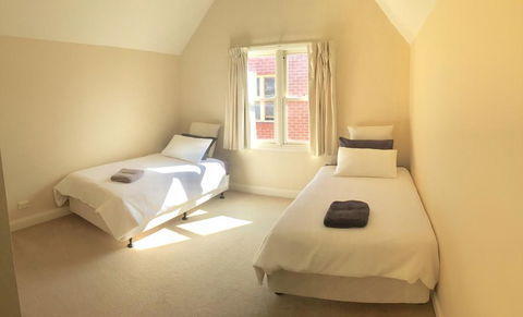 Heart Of Geelong Entire Townhouse Sleeps 8 - Brisbane Tourism 2