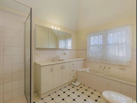 Heart Of Geelong Entire Townhouse Sleeps 8 - Brisbane Tourism 0