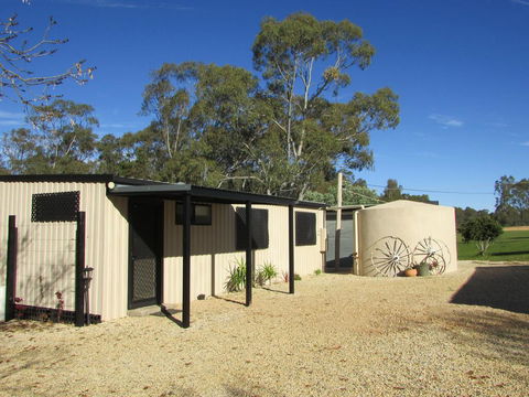 HEATHCOTE SHIRAZ COUNTRY STAYS - Tourism Brisbane 0