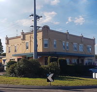 Helensburgh Hotel - Tourism Brisbane