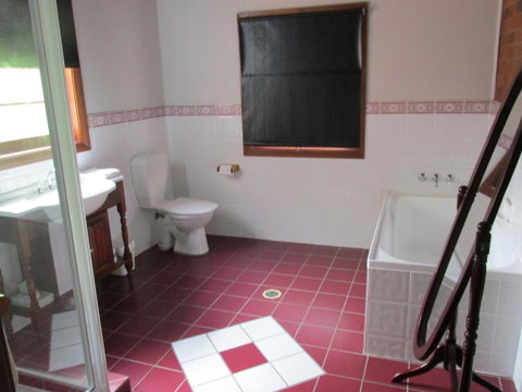 Henry's Cottage - Brisbane Tourism 2