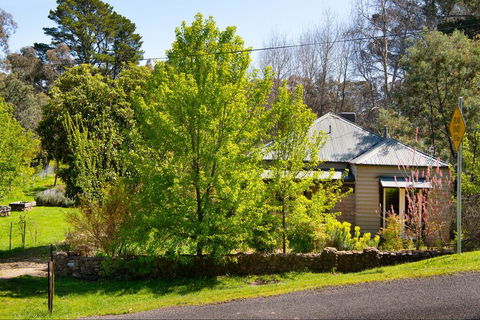 Hepburn Springs Hideaway - Tourism Brisbane 0