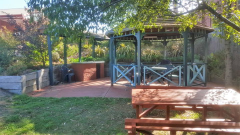 Hepburn Springs Motor Inn - Brisbane Tourism 2
